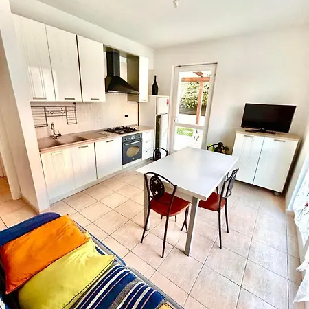 Appartamenti Mac, Trilocali Vicino Al Mare Con Posto Auto Marcelli