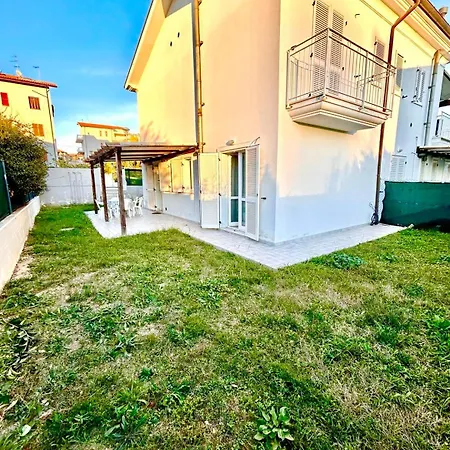 Apartment Appartamenti Mac, Trilocali Vicino Al Mare Con Posto Auto Marcelli