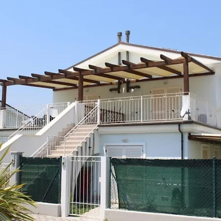 Appartamenti Mac, Trilocali Vicino Al Mare Con Posto Auto Marcelli